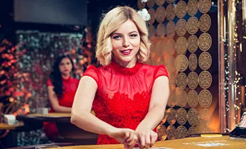 Bình luận viên Anh Tuấn